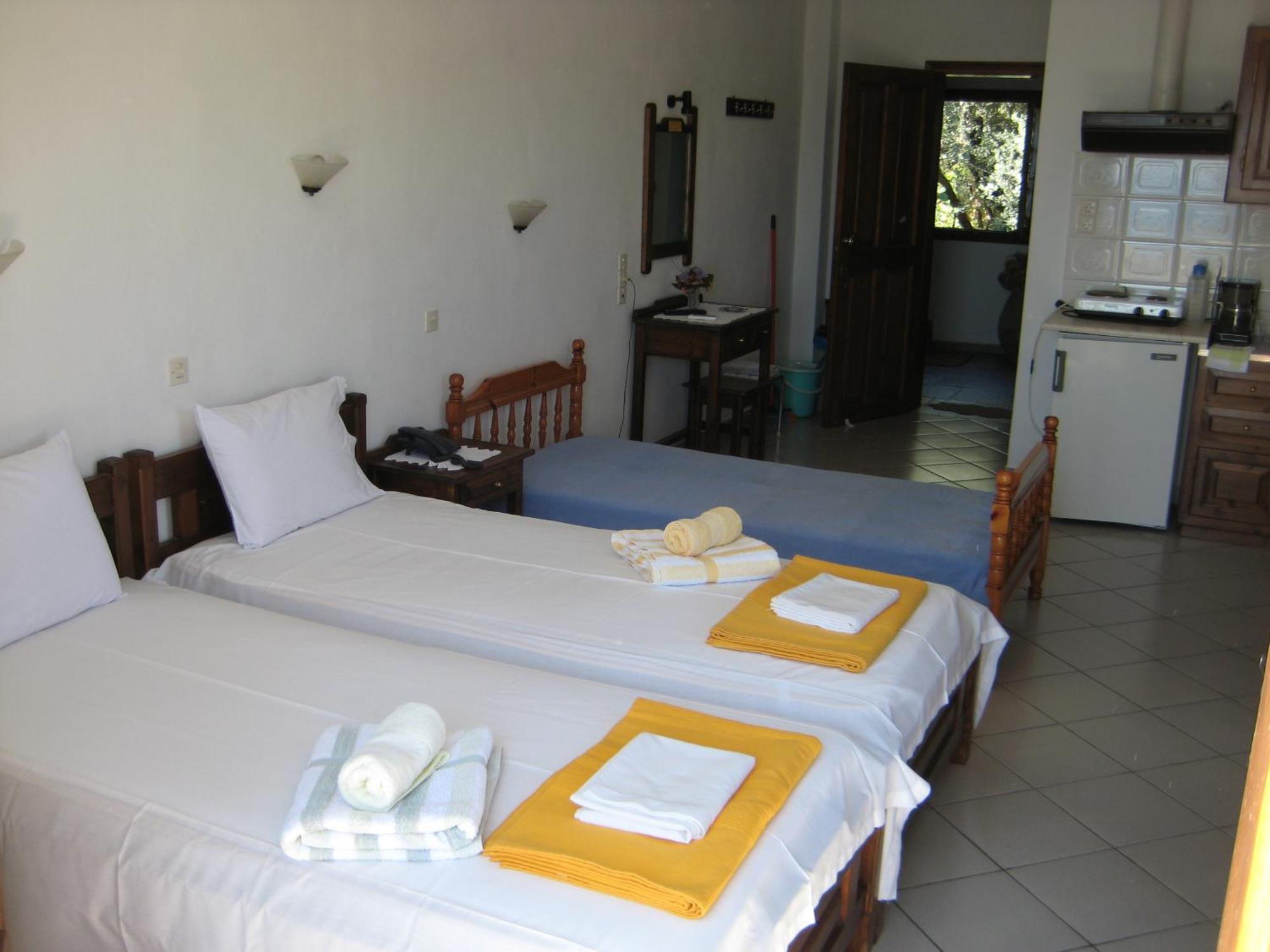 Felitsia Apartments & Studios Agios Ioannis  Exteriör bild